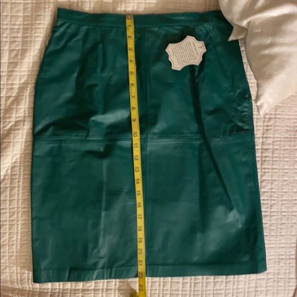 80s Vintage Avon Fashions Green Leather Skirt Suit - Picture 14 of 14